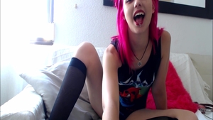 Girlfriend feels in need of fucking hard