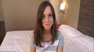 Foxy Di showing natural tits in hotel
