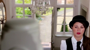 Babe Lexi Lowe deepthroat in the garden