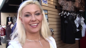 Cindy Crawford swallow