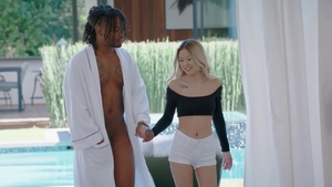 Hawt Lulu Chu throat fucking