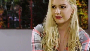 Stepmother Sarah Vandella cunnilingus