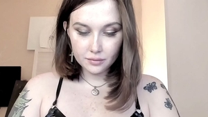 Ass fucking amongst huge boobs girl in spandex live on cam