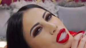 Kinky female finds pleasure in rough fucking in HD