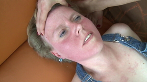 German MILF Lea Lexus handjob in HD