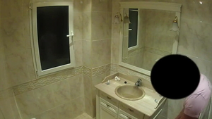 Amateur Marta Sanz flashing in the shower