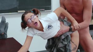 Team Skeet: Izzy Bell receiving facial cum loads porno