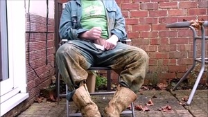 Pissing among wearing boots