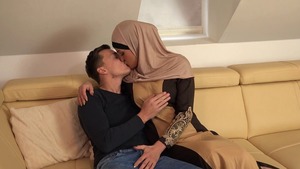 Rough arab cunnilingus on sofa