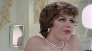 Lisa DeLeeuw yoga in HD